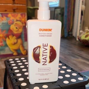 Dunkin' Native Boston Kreme Conditioner - White Bottle